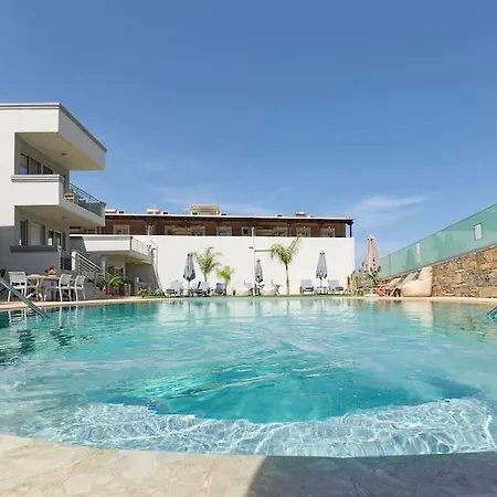 Comfy Apartmt Near With Pool Dining Area Apartamento *