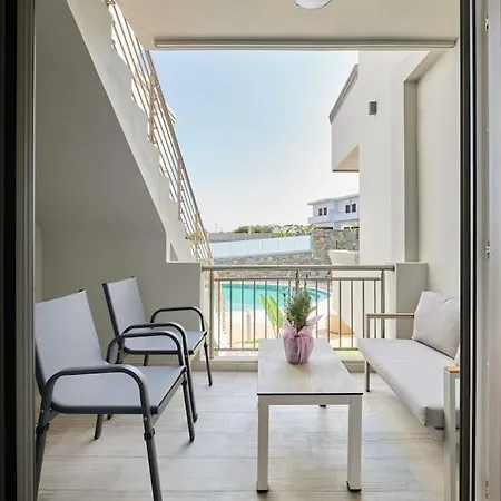 Apartamento Comfy Apartmt Near With Pool Dining Area